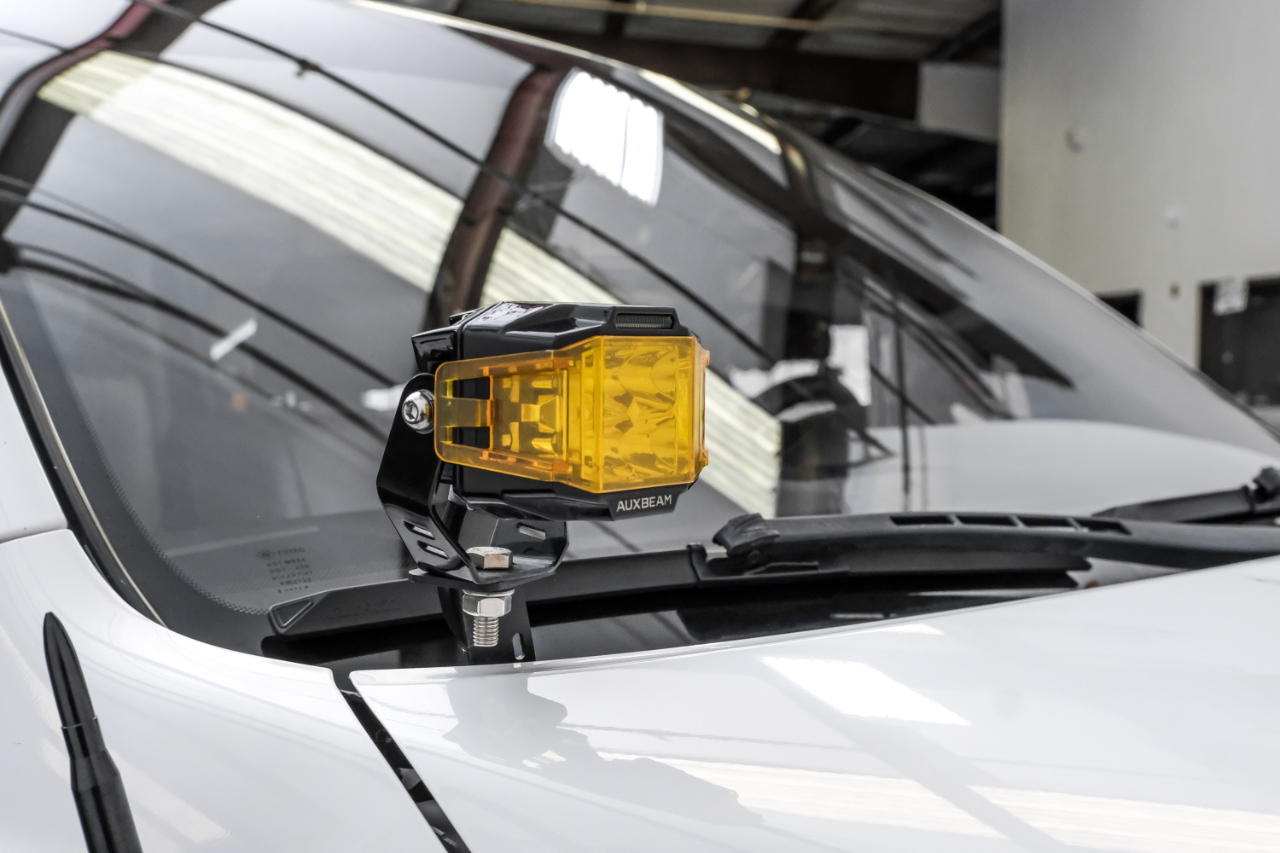 Toyota Tundra 4WD Truck CrewMax 5.7L FFV V8 6-Spd AT (Natl) 2010