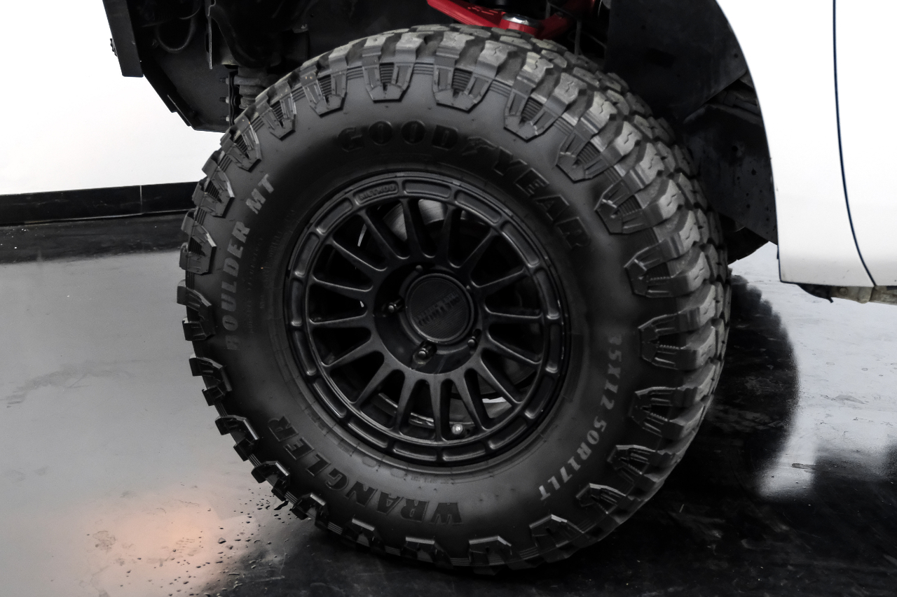 Toyota Tundra 4WD Truck CrewMax 5.7L FFV V8 6-Spd AT (Natl) 2010