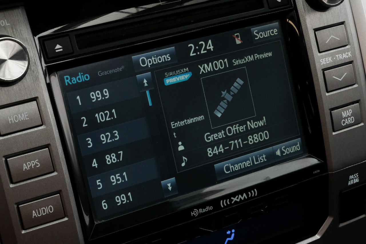 Toyota Tundra 4WD Platinum CrewMax 5.5' Bed 5.7L (Natl) 2019