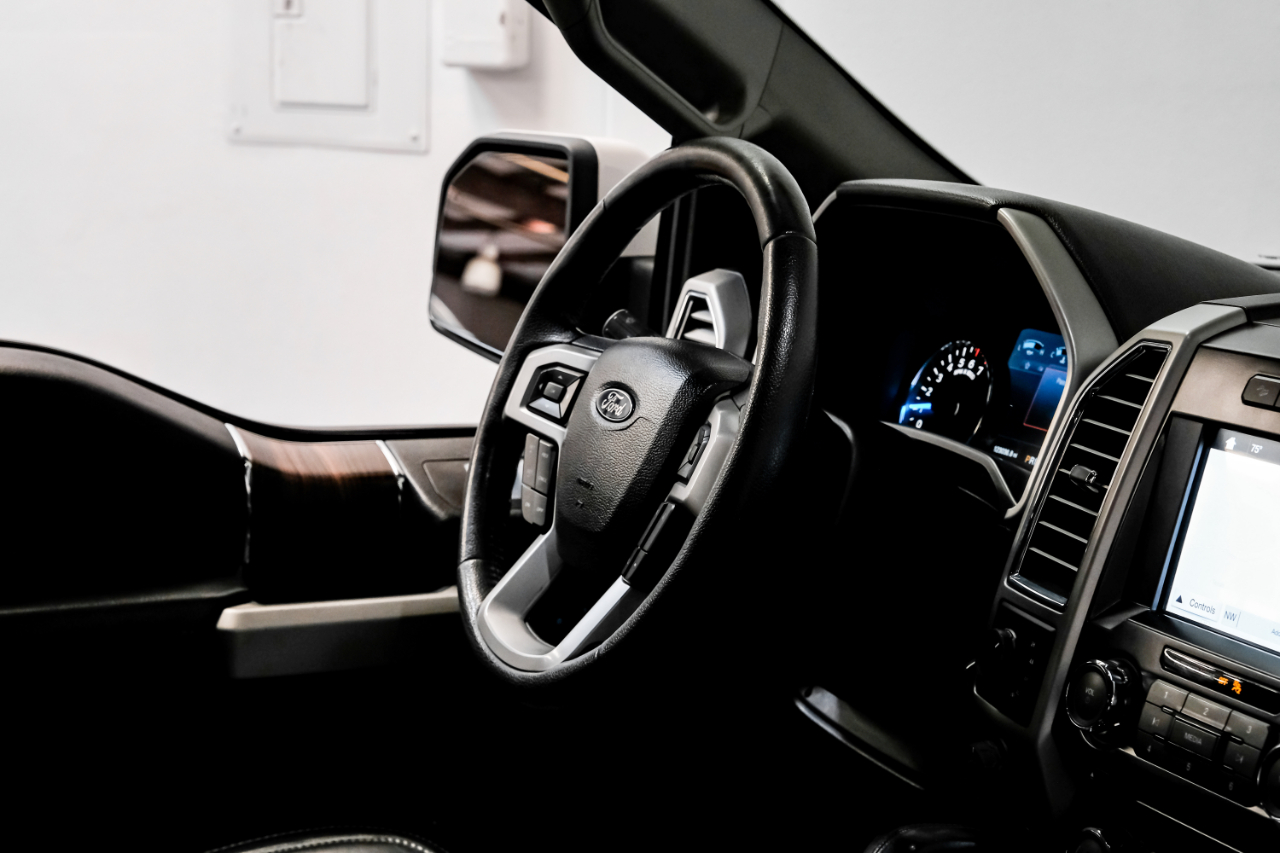 Ford F-150 4WD SuperCrew 139" Lariat 2016