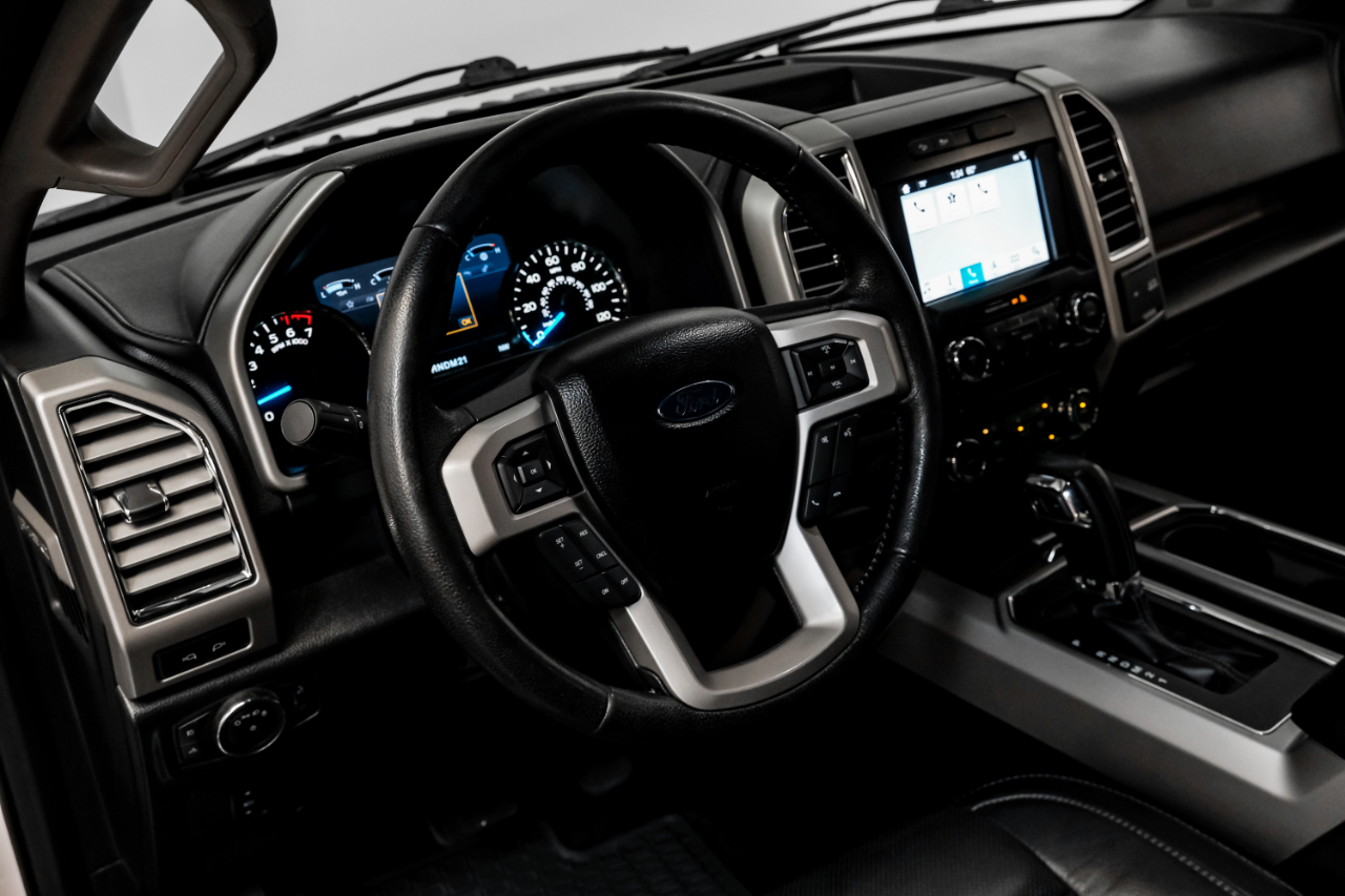 Ford F-150 4WD SuperCrew 139" Lariat 2016