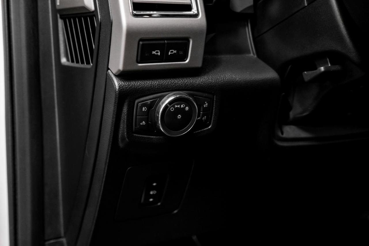 Ford F-150 4WD SuperCrew 139" Lariat 2016