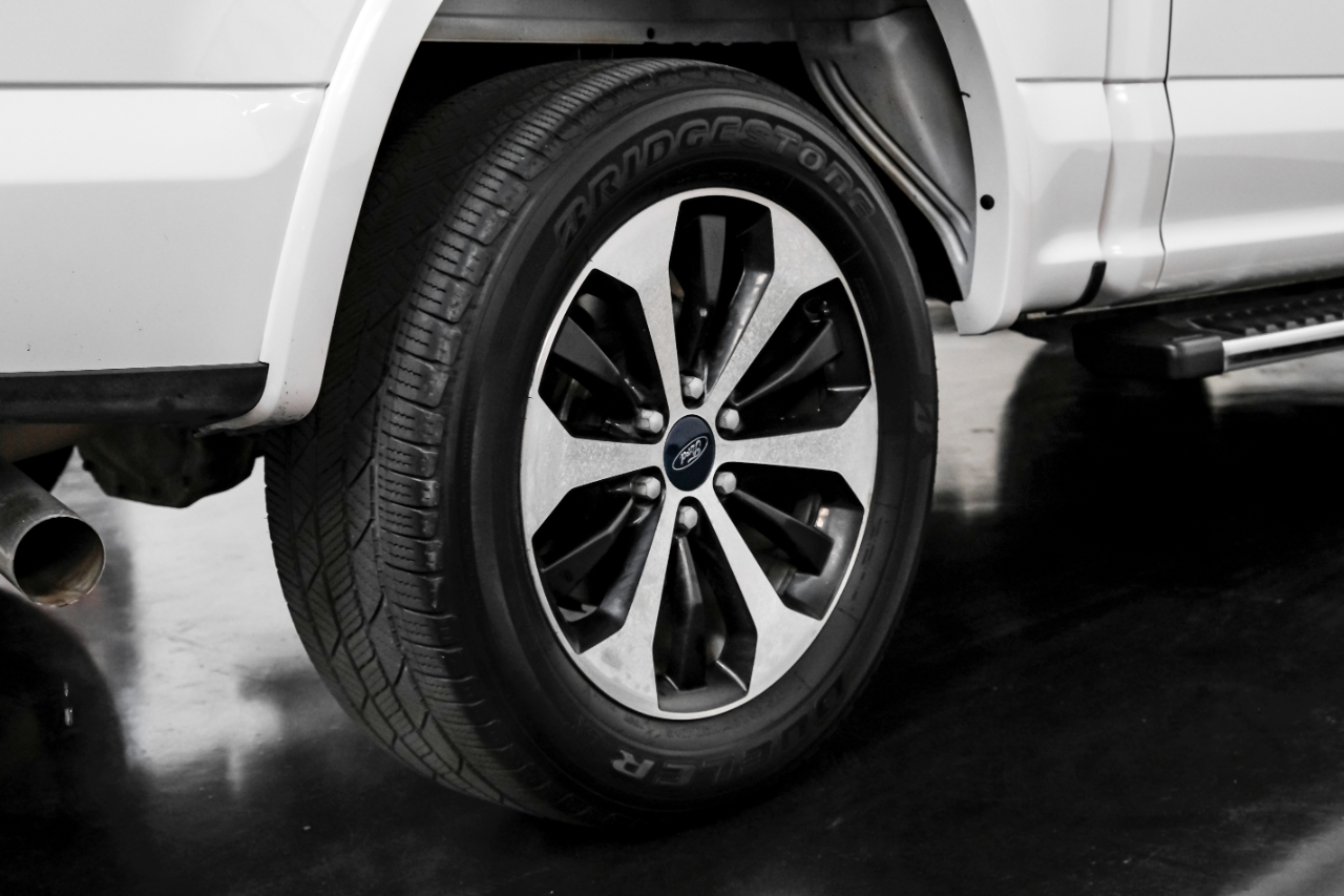 Ford F-150 4WD SuperCrew 139" Lariat 2016