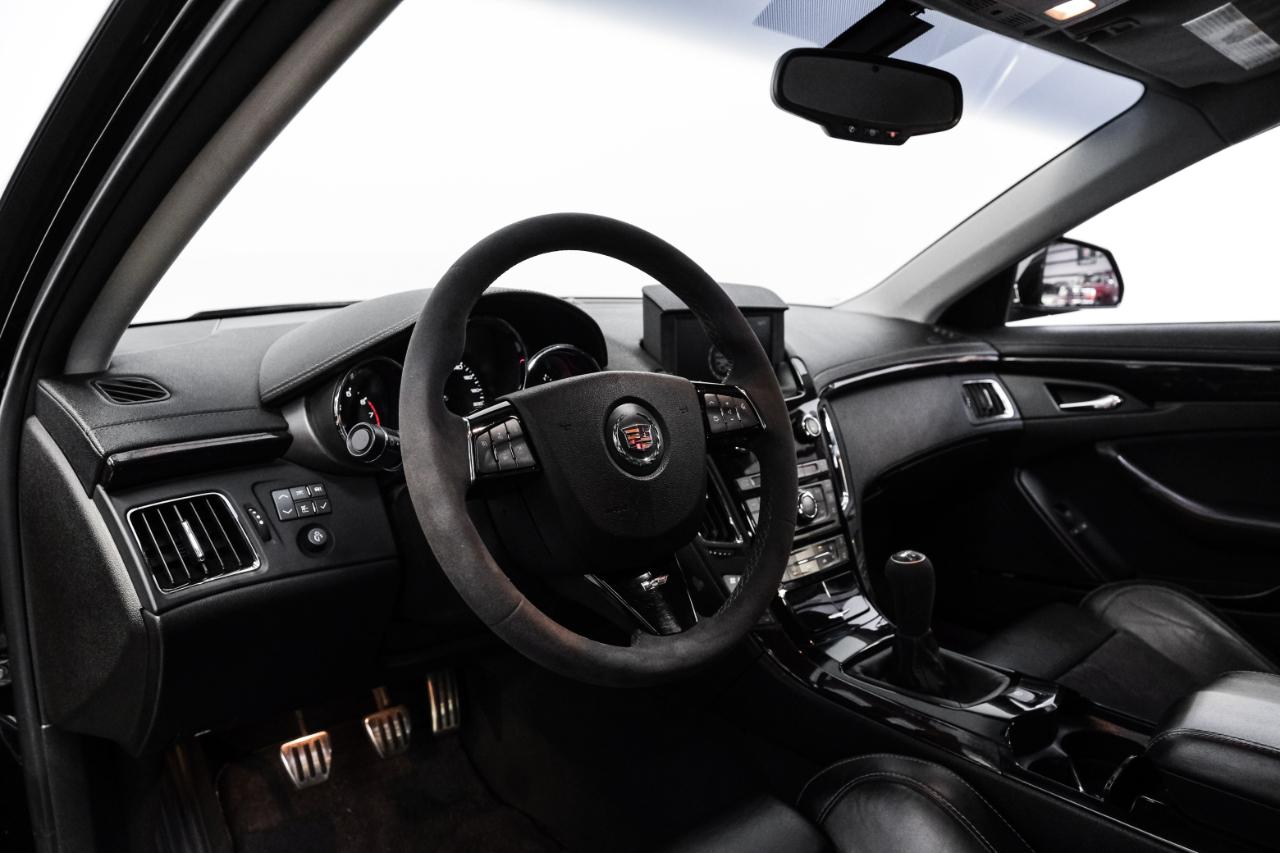 Cadillac CTS-V Sedan 4dr Sdn 2012