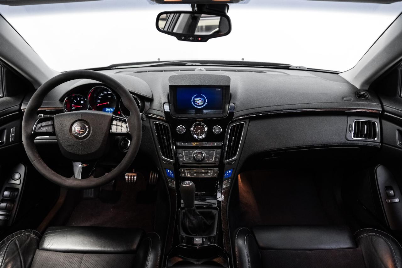 Cadillac CTS-V Sedan 4dr Sdn 2012