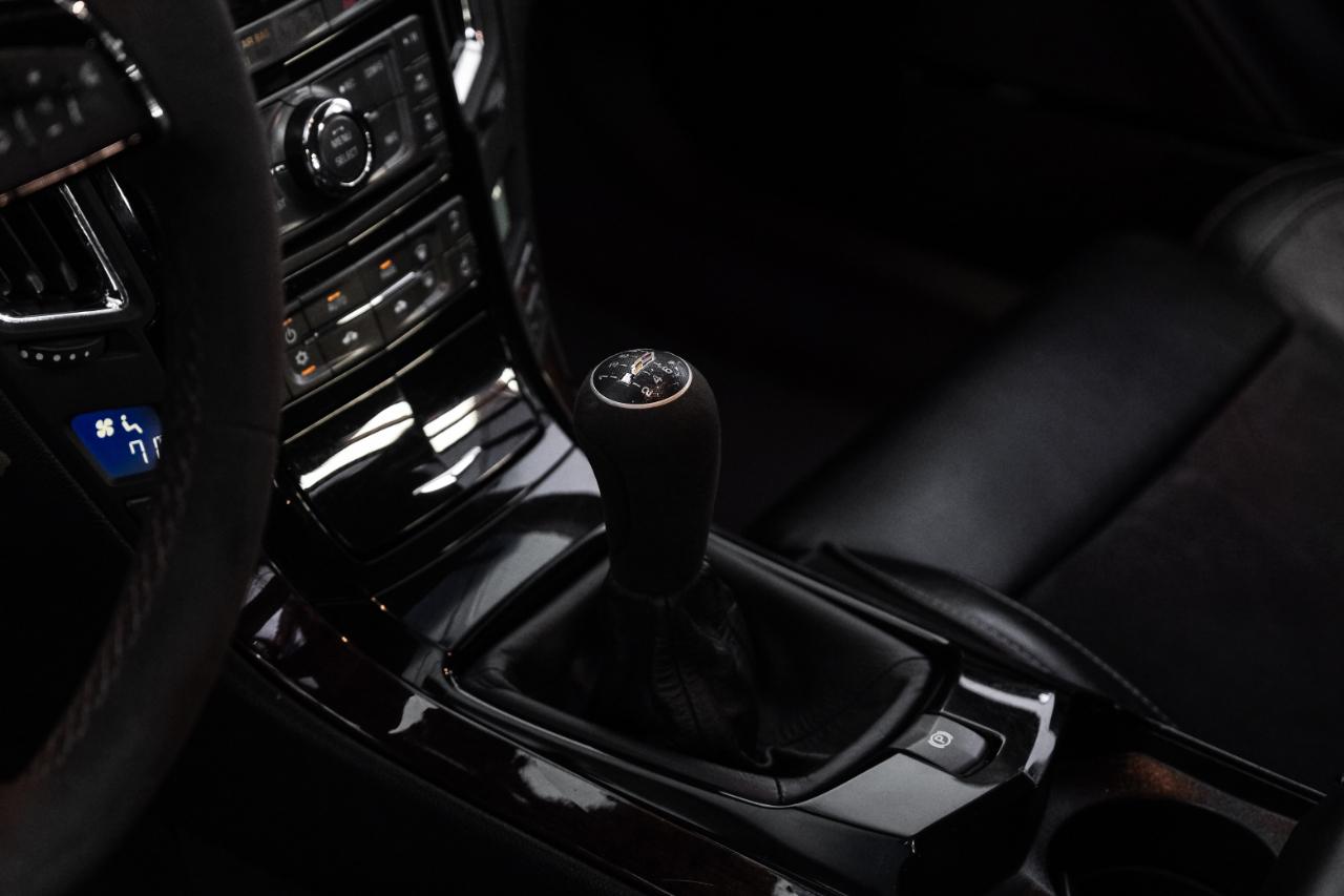 Cadillac CTS-V Sedan 4dr Sdn 2012