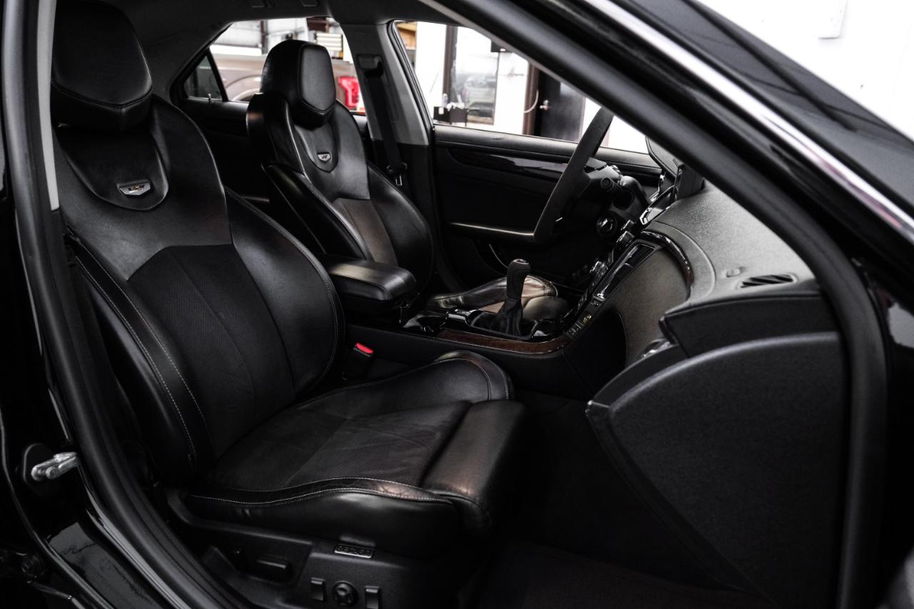 Cadillac CTS-V Sedan 4dr Sdn 2012