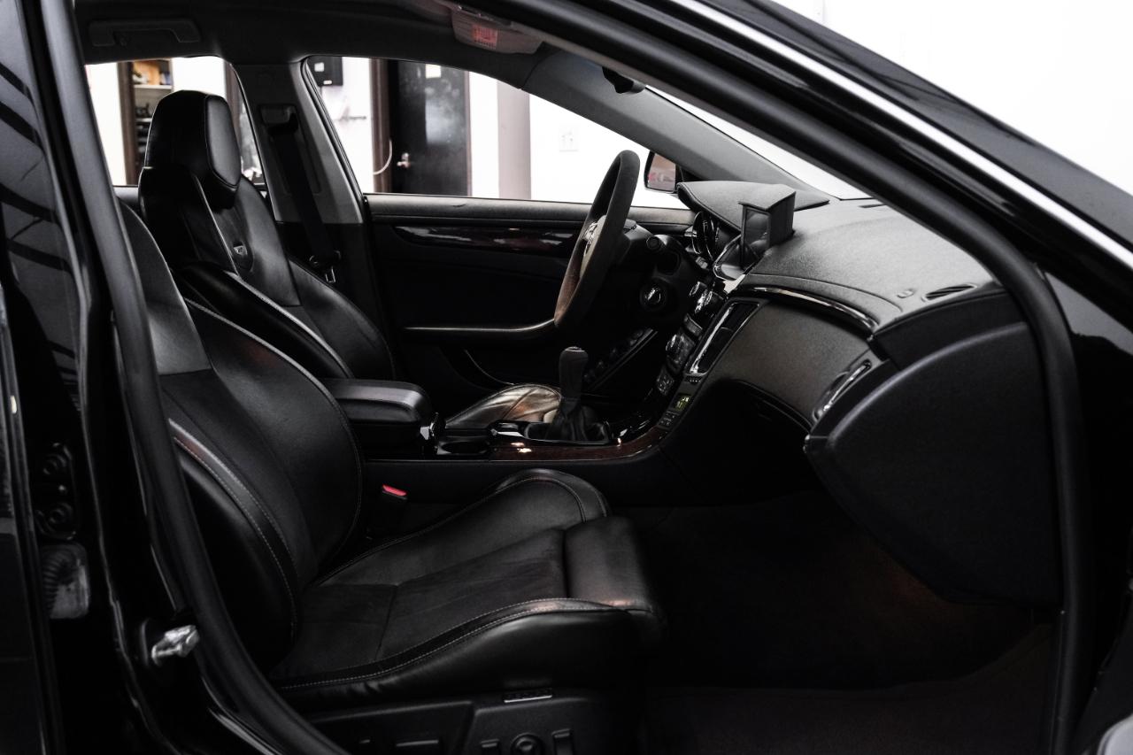 Cadillac CTS-V Sedan 4dr Sdn 2012