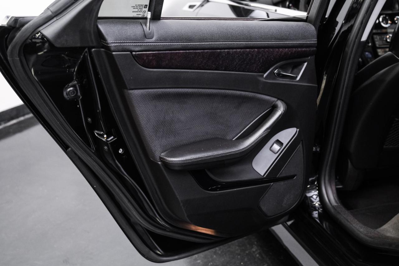 Cadillac CTS-V Sedan 4dr Sdn 2012