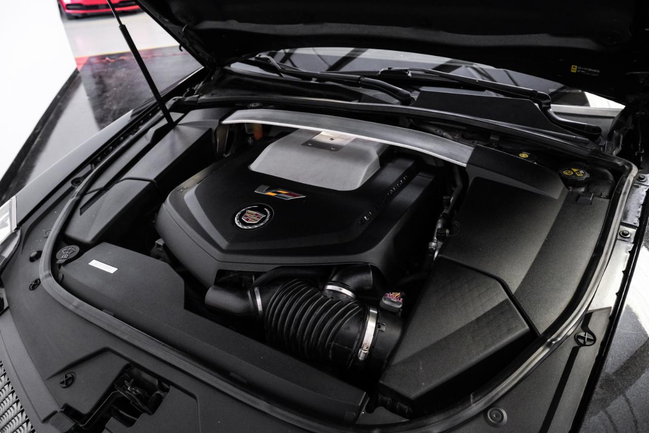 Cadillac CTS-V Sedan 4dr Sdn 2012