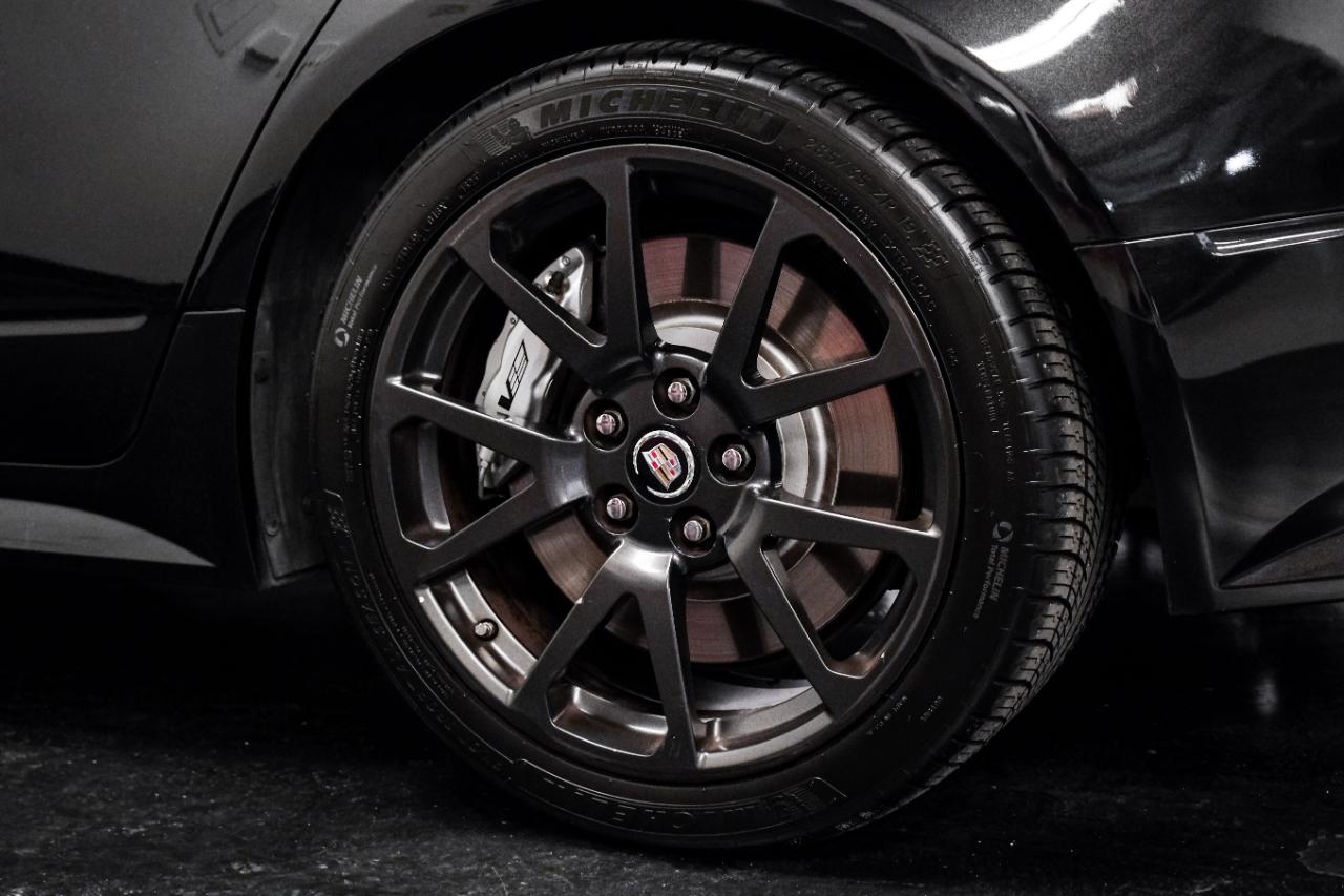 Cadillac CTS-V Sedan 4dr Sdn 2012