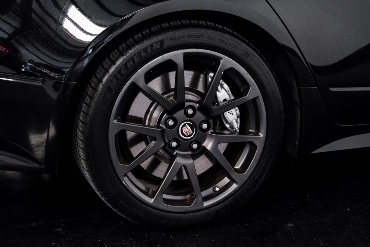 Cadillac CTS-V Sedan 4dr Sdn 2012