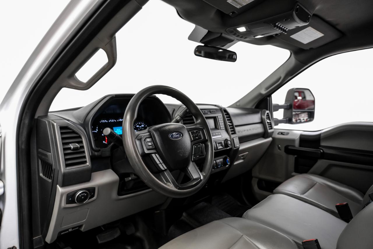 Ford Super Duty F-350 DRW XL 4WD Crew Cab 179" WB 60" CA 2021