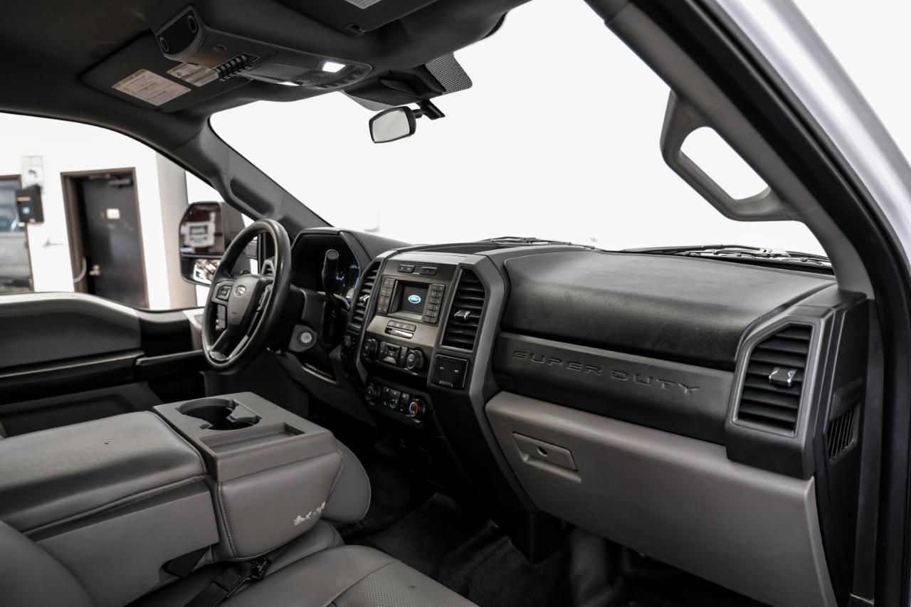 Ford Super Duty F-350 DRW XL 4WD Crew Cab 179" WB 60" CA 2021