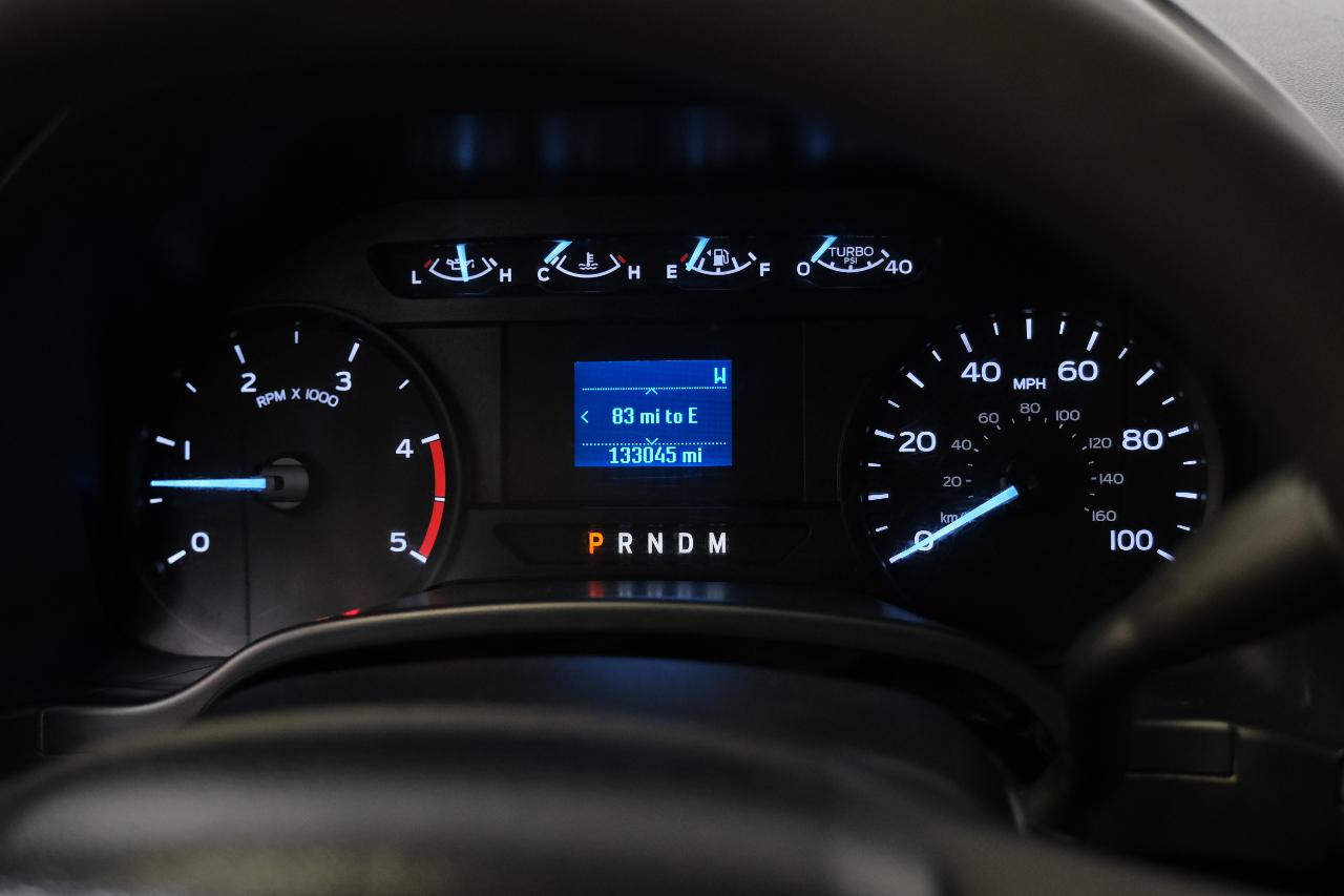 Ford Super Duty F-350 DRW XL 4WD Crew Cab 179" WB 60" CA 2021