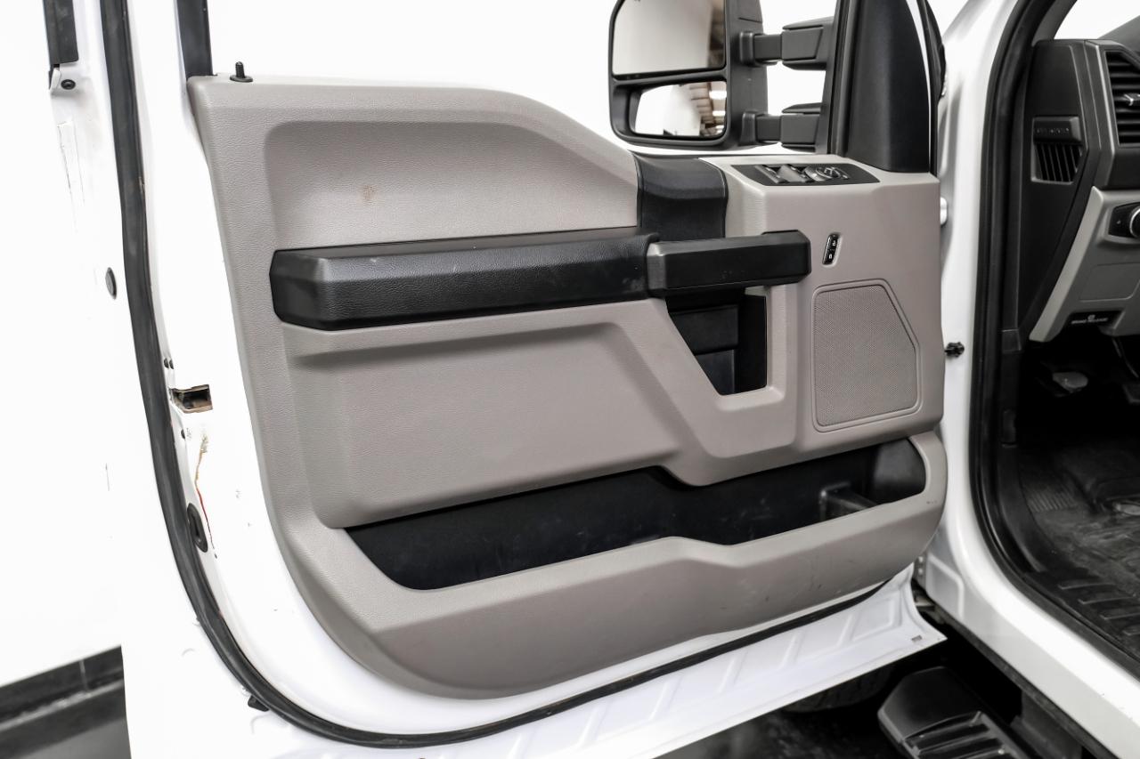 Ford Super Duty F-350 DRW XL 4WD Crew Cab 179" WB 60" CA 2021