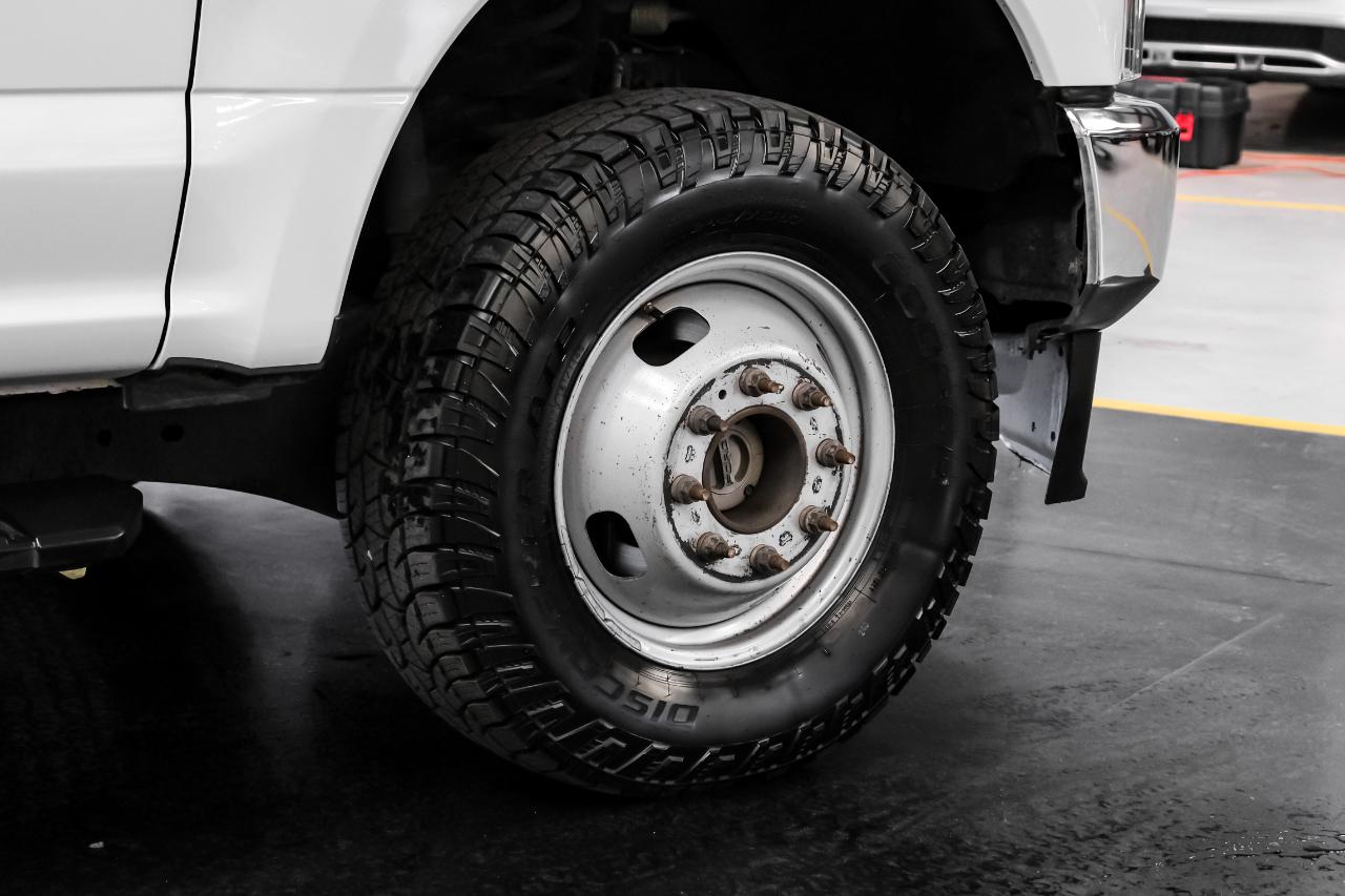 Ford Super Duty F-350 DRW XL 4WD Crew Cab 179" WB 60" CA 2021