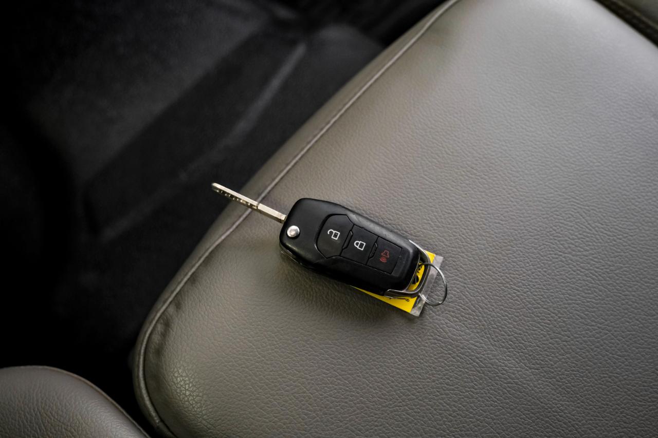 Ford Super Duty F-350 DRW XL 4WD Crew Cab 179" WB 60" CA 2021