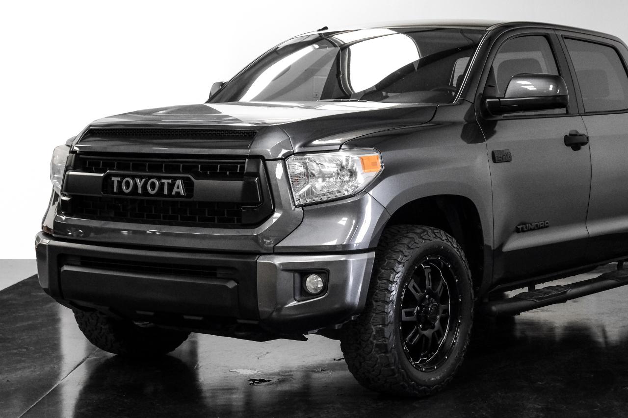 Toyota Tundra 4WD SR5 CrewMax 5.5' Bed 5.7L (Natl) 2017