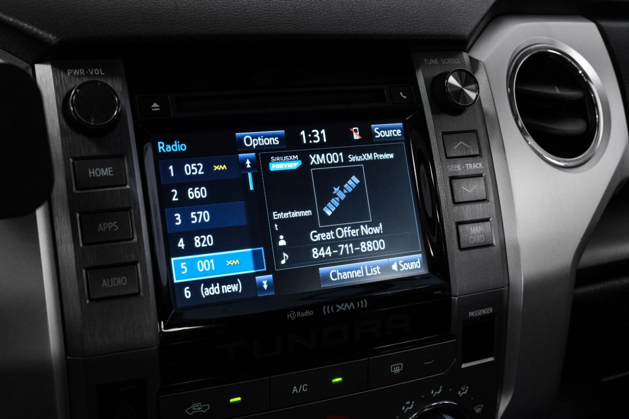 Toyota Tundra 4WD SR5 CrewMax 5.5' Bed 5.7L (Natl) 2017