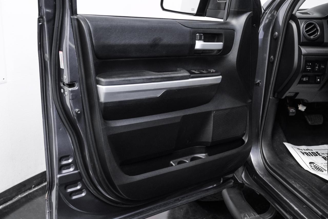 Toyota Tundra 4WD SR5 CrewMax 5.5' Bed 5.7L (Natl) 2017