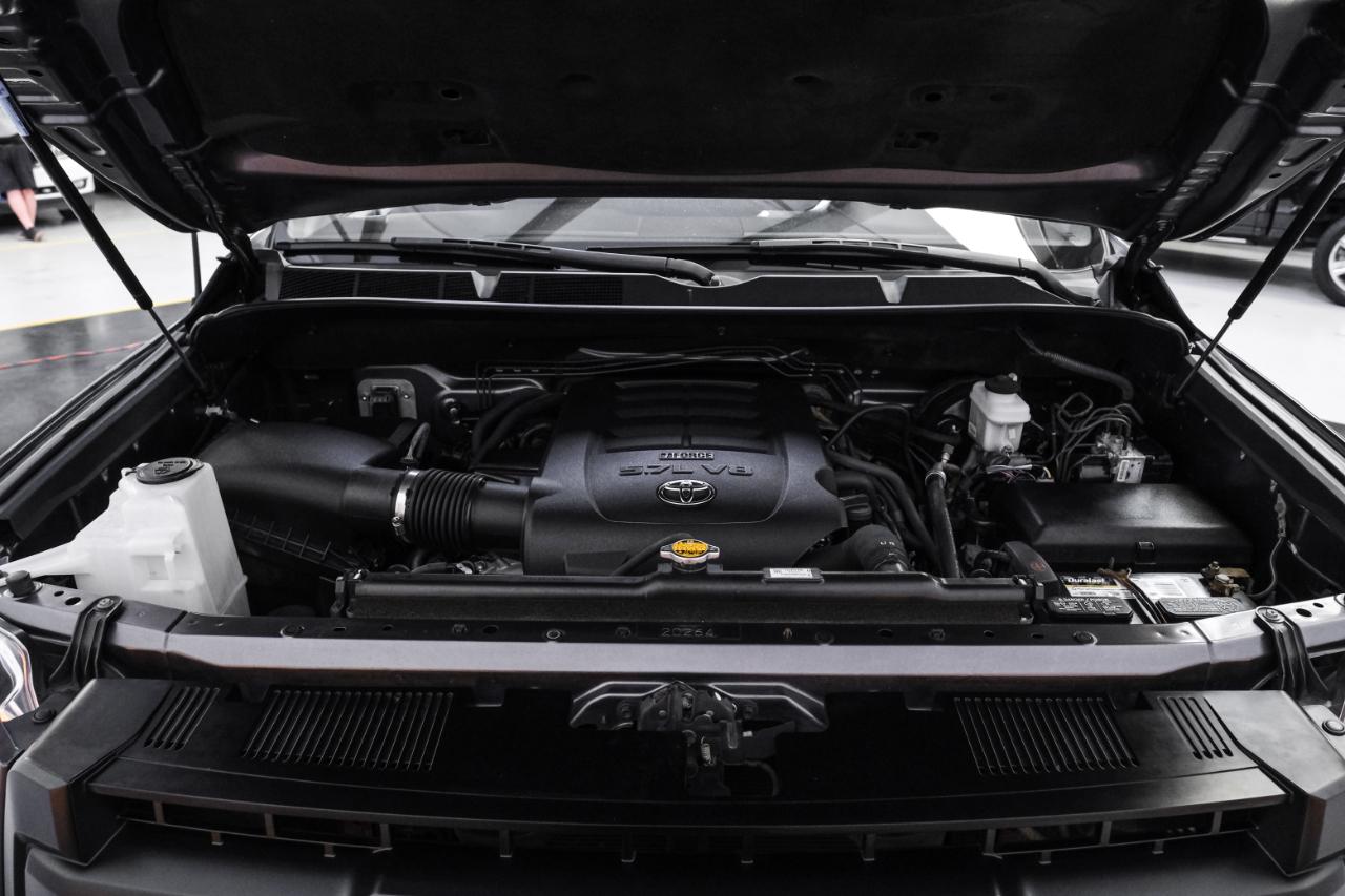 Toyota Tundra 4WD SR5 CrewMax 5.5' Bed 5.7L (Natl) 2017