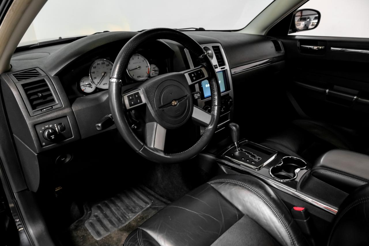 Chrysler 300 4dr Sdn 300C SRT8 RWD 2008