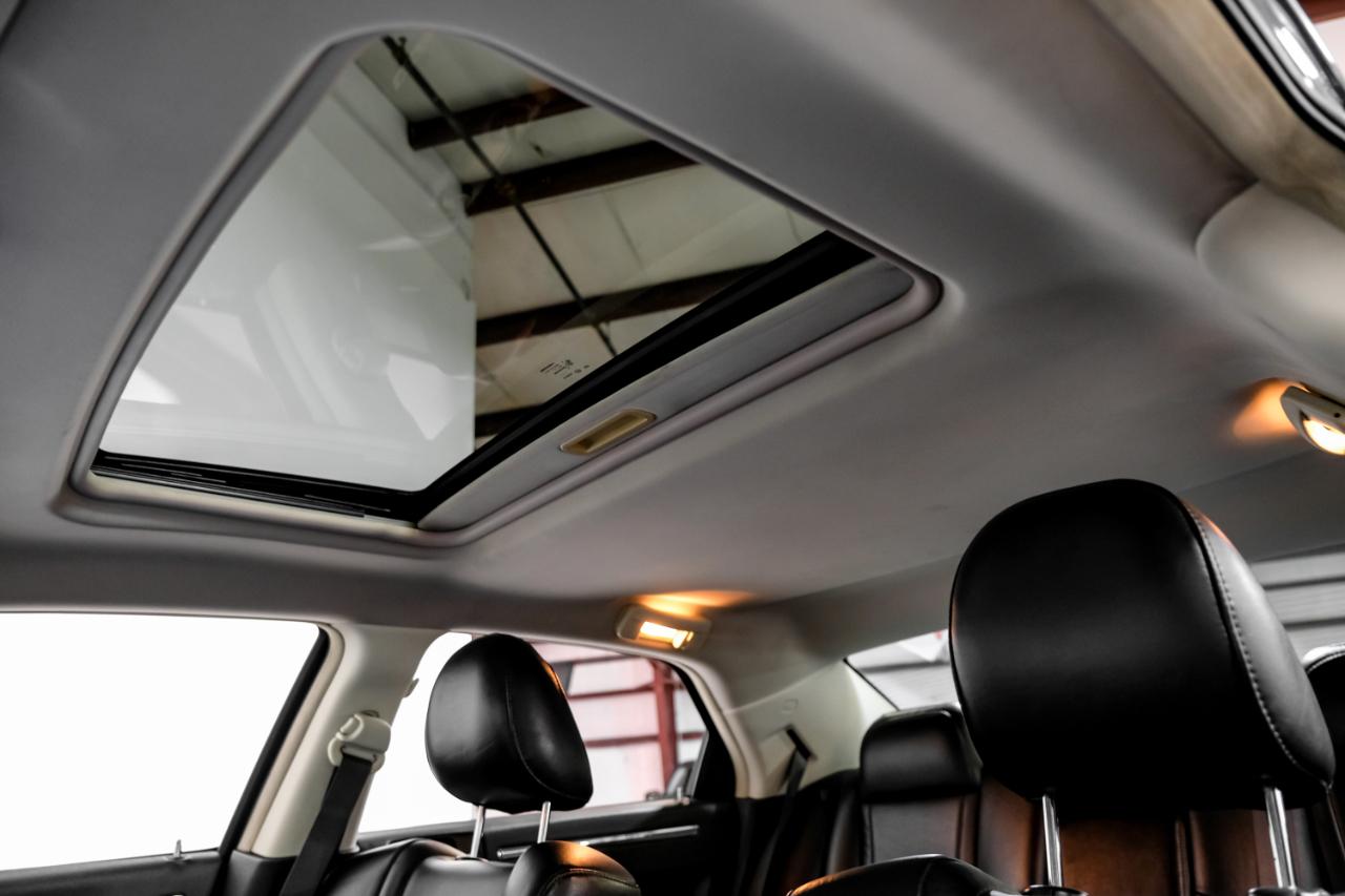 Chrysler 300 4dr Sdn 300C SRT8 RWD 2008