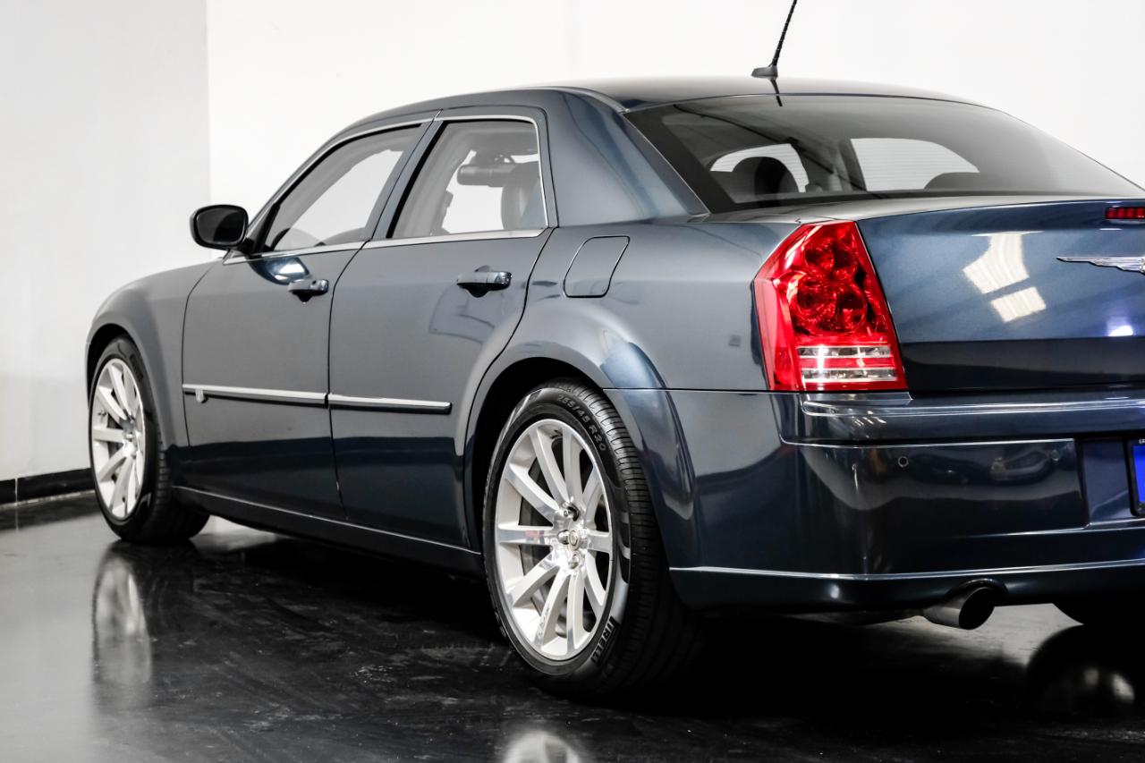 Chrysler 300 4dr Sdn 300C SRT8 RWD 2008