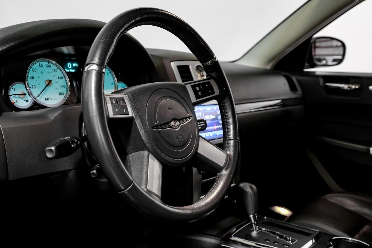 Chrysler 300 4dr Sdn 300C SRT8 RWD 2008