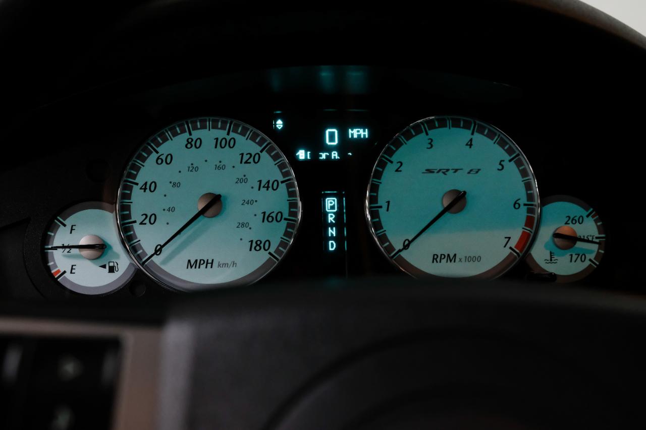 Chrysler 300 4dr Sdn 300C SRT8 RWD 2008