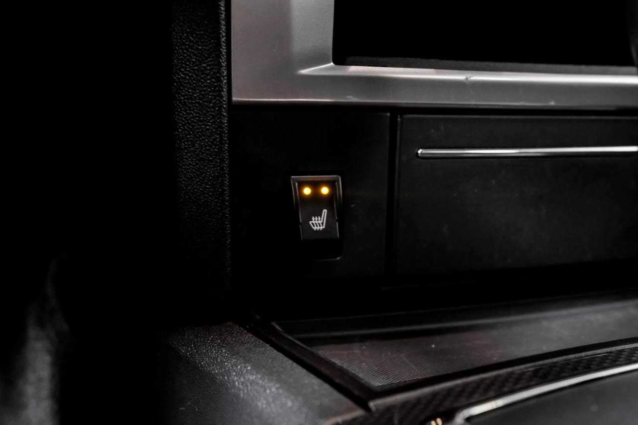 Chrysler 300 4dr Sdn 300C SRT8 RWD 2008