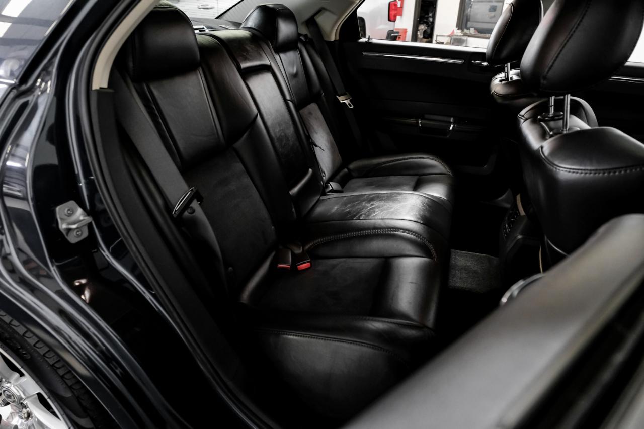 Chrysler 300 4dr Sdn 300C SRT8 RWD 2008