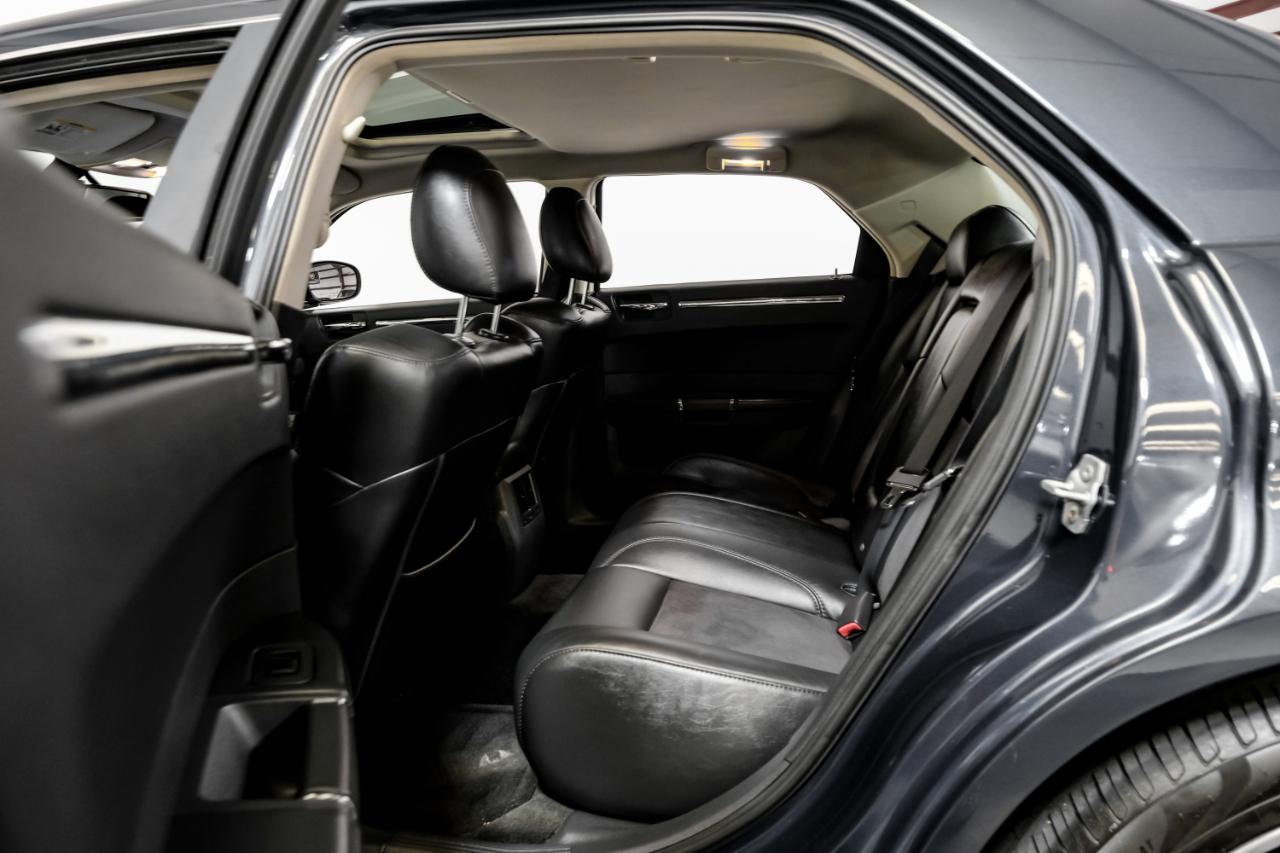 Chrysler 300 4dr Sdn 300C SRT8 RWD 2008