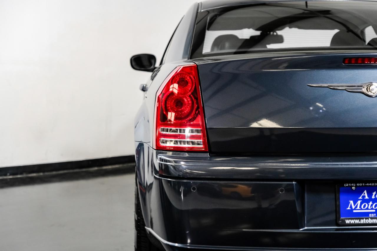 Chrysler 300 4dr Sdn 300C SRT8 RWD 2008