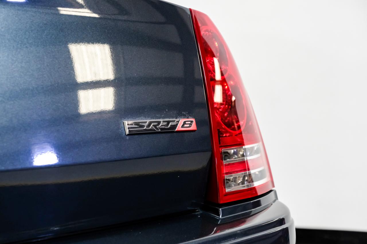Chrysler 300 4dr Sdn 300C SRT8 RWD 2008