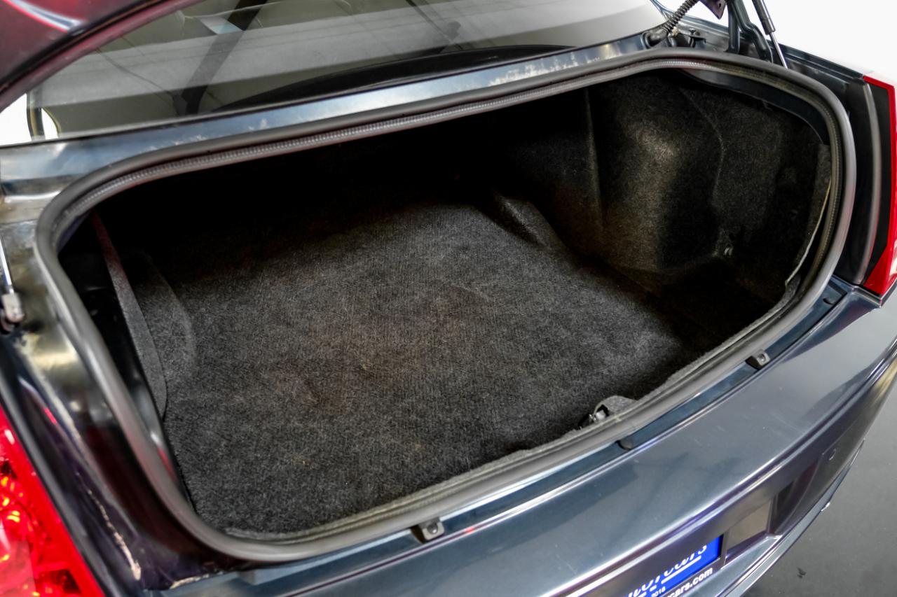 Chrysler 300 4dr Sdn 300C SRT8 RWD 2008