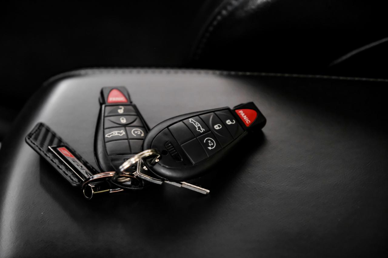 Chrysler 300 4dr Sdn 300C SRT8 RWD 2008