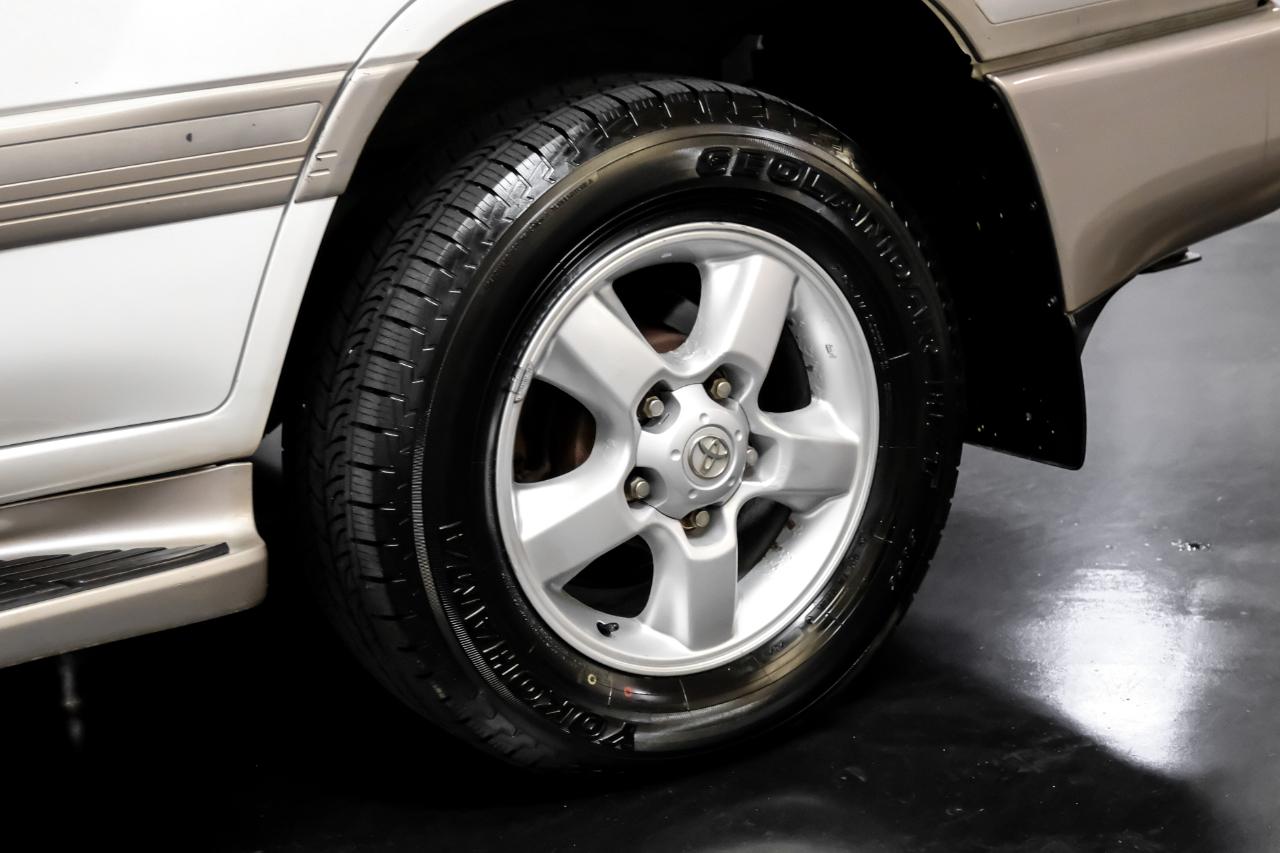 Toyota Land Cruiser 4dr 4WD (Natl) 2003