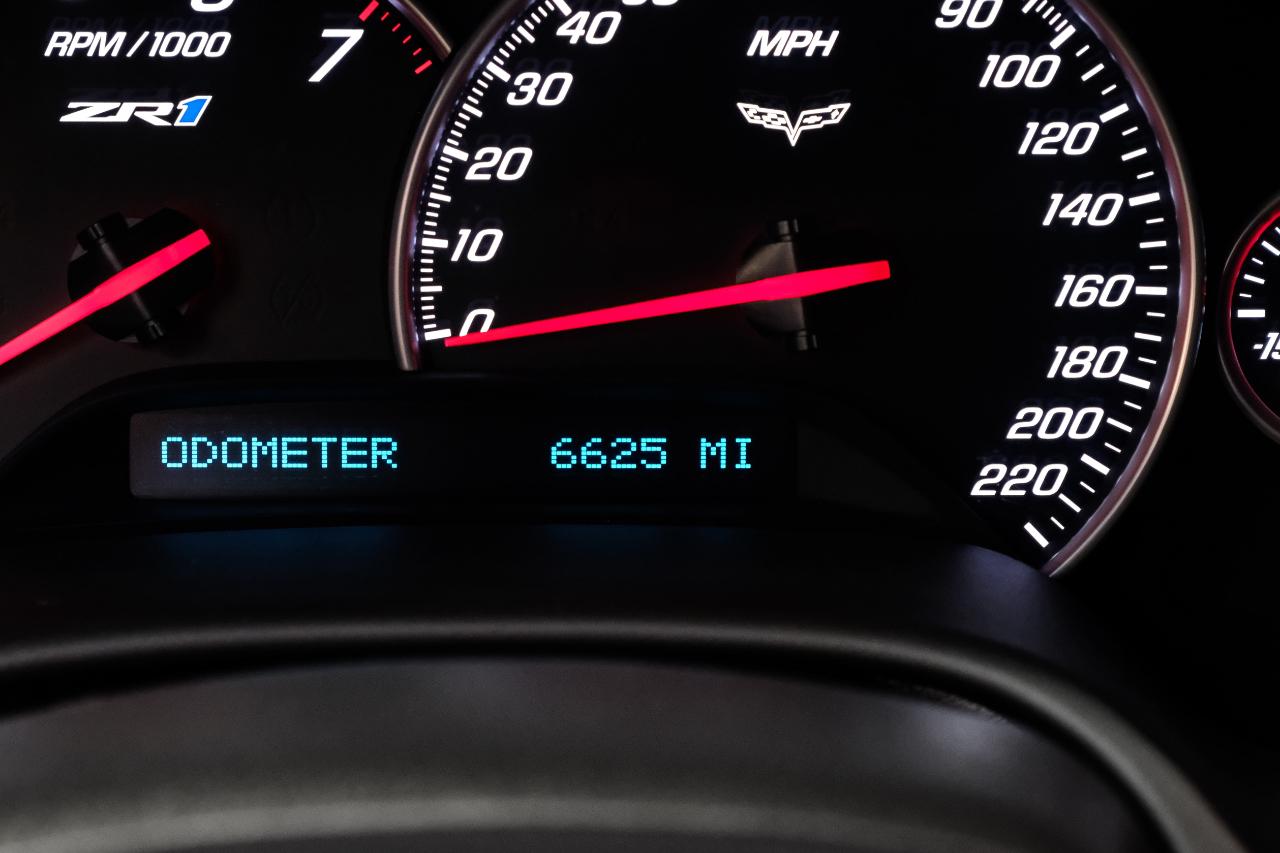 Chevrolet Corvette 2dr Cpe ZR1 w/3ZR 2012