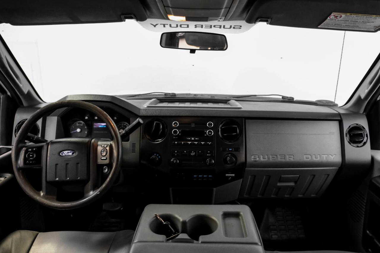 Ford Super Duty F-550 DRW 4WD Crew Cab 176" WB 60" CA Lariat 2016