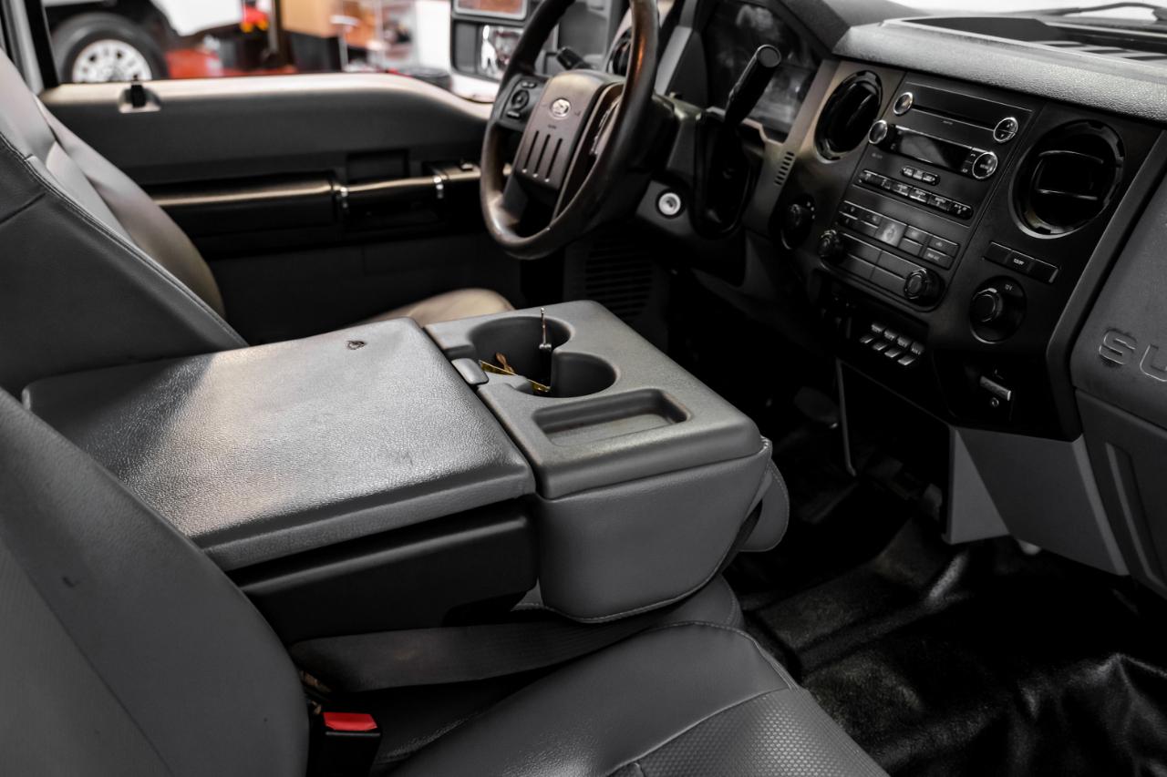 Ford Super Duty F-550 DRW 4WD Crew Cab 176" WB 60" CA Lariat 2016