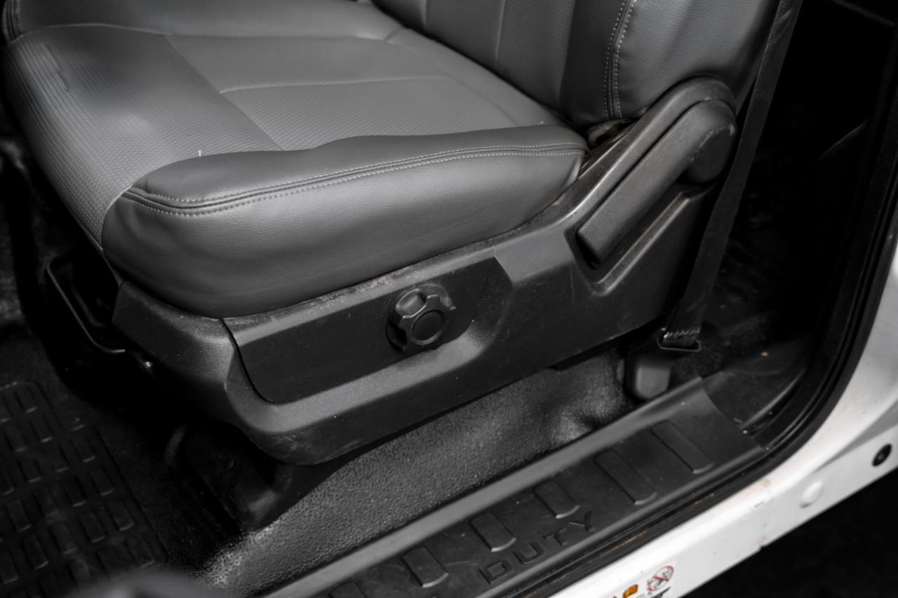 Ford Super Duty F-550 DRW 4WD Crew Cab 176" WB 60" CA Lariat 2016