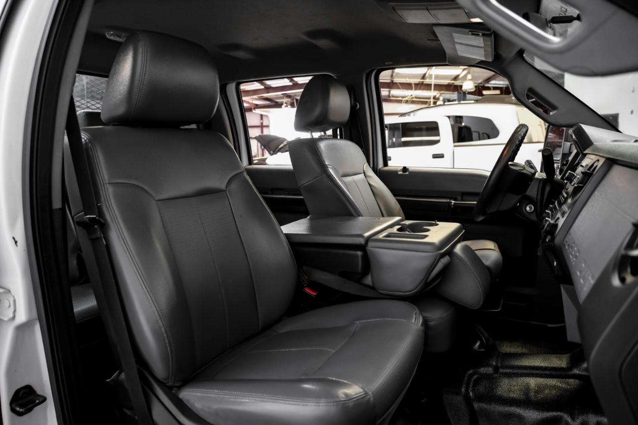 Ford Super Duty F-550 DRW 4WD Crew Cab 176" WB 60" CA Lariat 2016