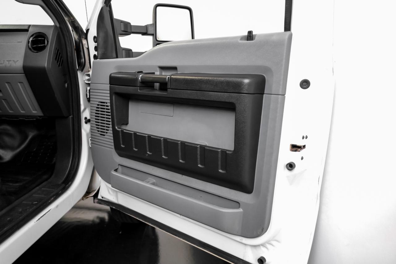 Ford Super Duty F-550 DRW 4WD Crew Cab 176" WB 60" CA Lariat 2016