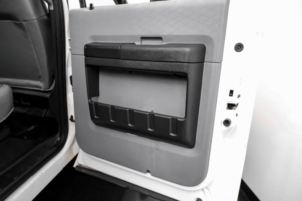 Ford Super Duty F-550 DRW 4WD Crew Cab 176" WB 60" CA Lariat 2016