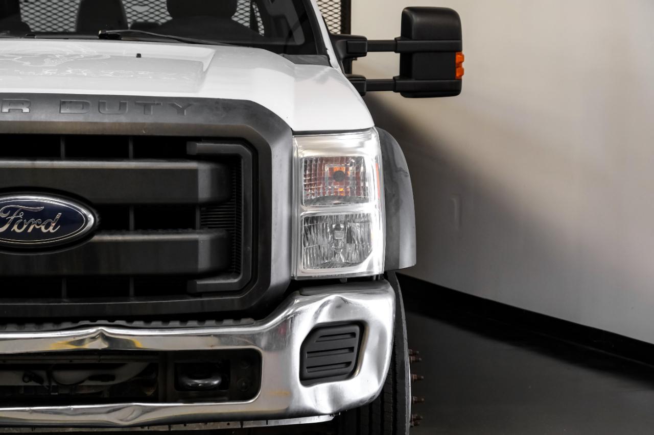 Ford Super Duty F-550 DRW 4WD Crew Cab 176" WB 60" CA Lariat 2016