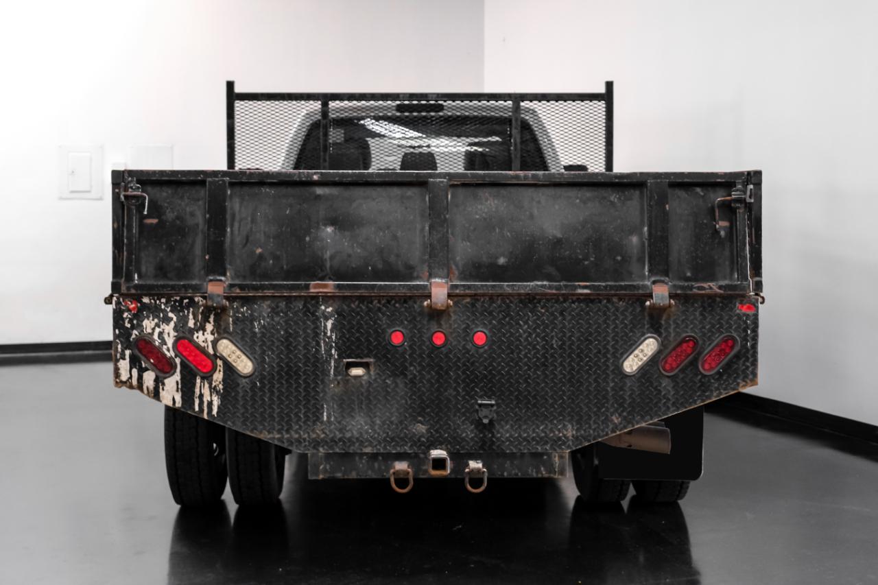 Ford Super Duty F-550 DRW 4WD Crew Cab 176" WB 60" CA Lariat 2016