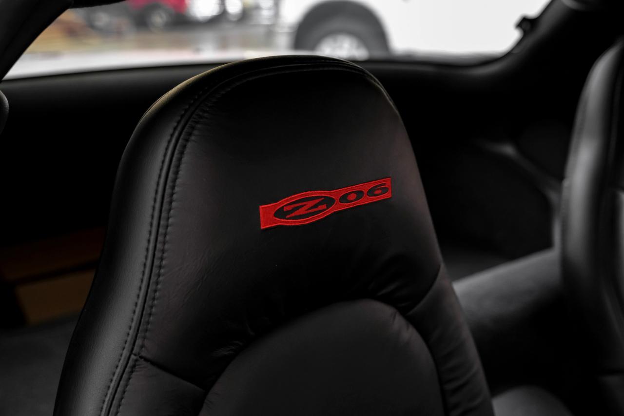 Chevrolet Corvette 2dr Z06 Hardtop 2004