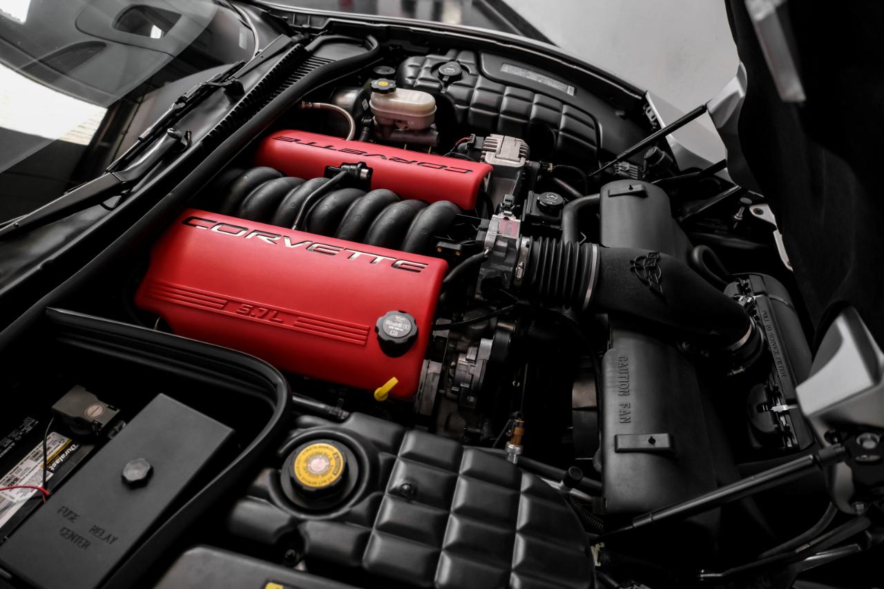 Chevrolet Corvette 2dr Z06 Hardtop 2004